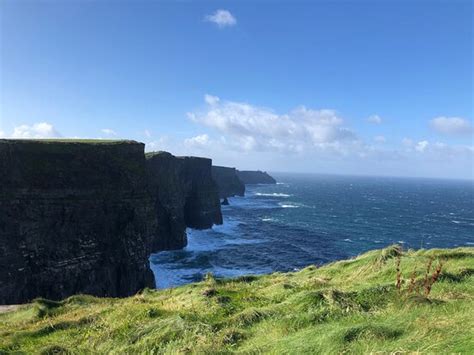 Follow in the Footsteps of Ireland's Great Kings and Queens on a Smartours Journey